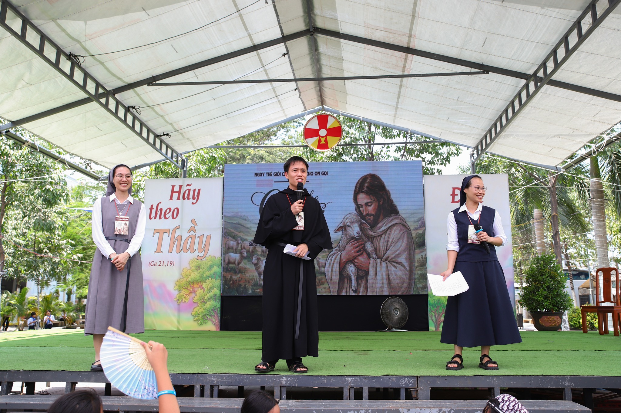 CON NGHE CHÚA GỌI