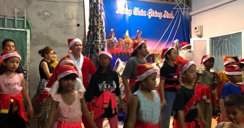 Mừng Chúa Giáng Sinh tại Quán cơm Nhân ái