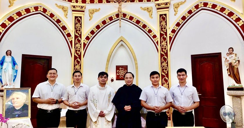 Nghi Thức Tiếp Nhận Tập Sinh – Bước Khởi Đầu Của Hành Trình Trở Về Nội Tâm