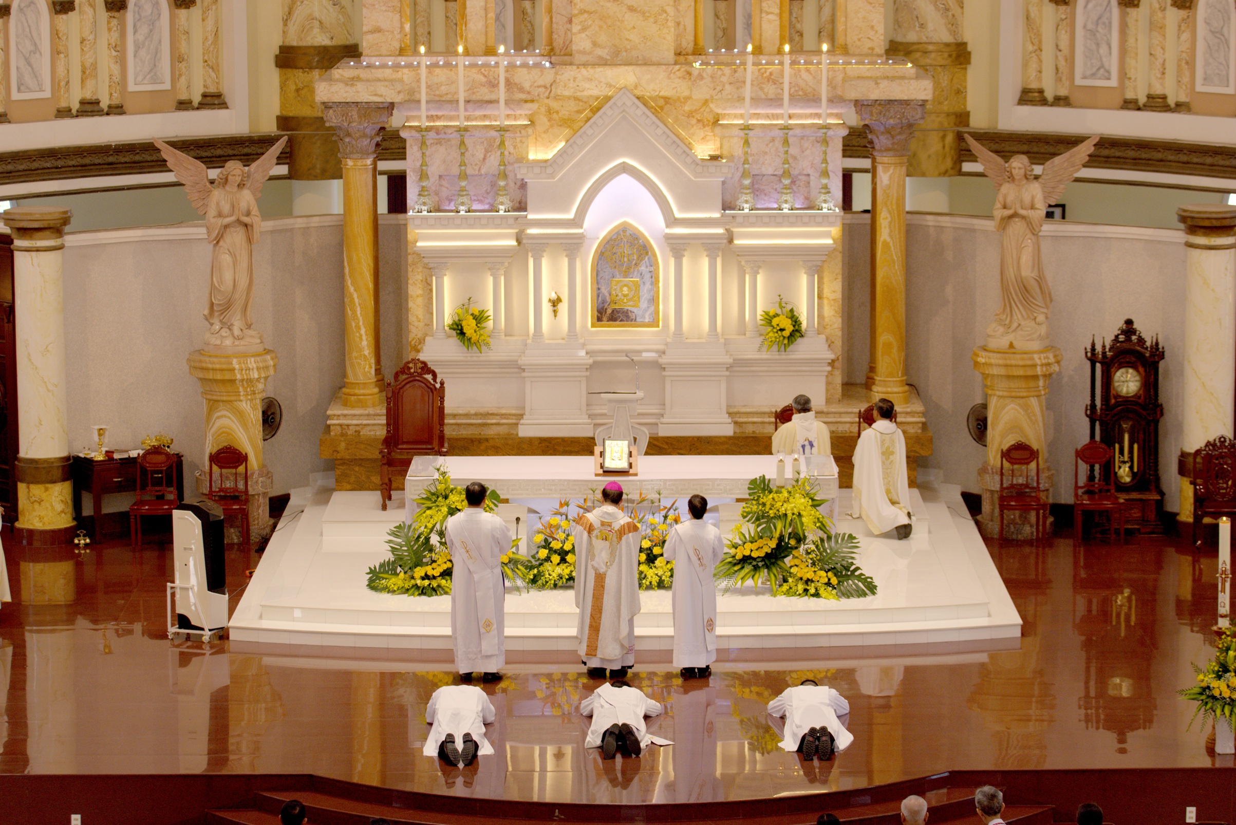 Thánh Lễ Truyền Chức Phó Tế Và Linh Mục