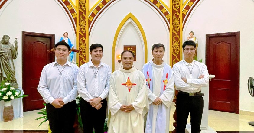THÁNH LỄ VÀ NGHI THỨC GIA NHẬP TẬP VIỆN